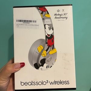 NIB Mickey’s 90th Birthday Beats Solo 3